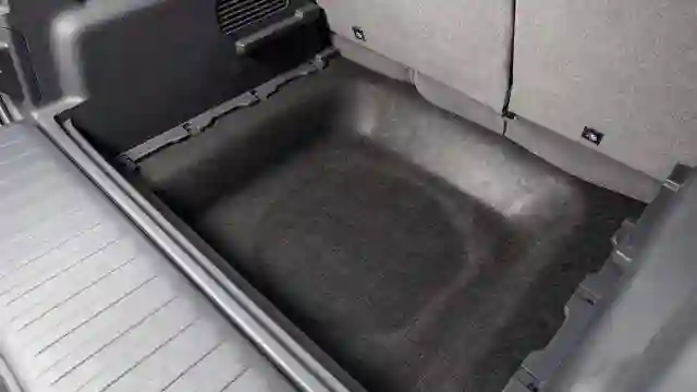 Новость EVOLUTE (Тихо едет, громко лает: чем удивил доступный российский электромобиль)